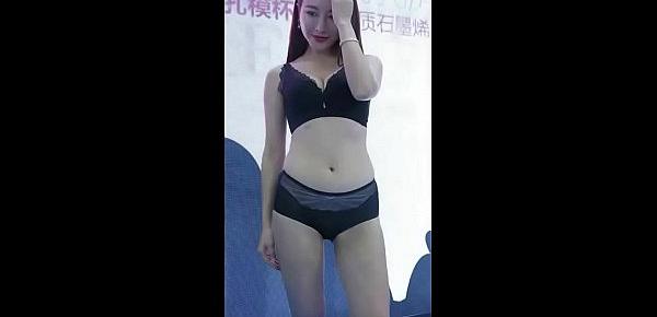  Japanese sexy model underwear show